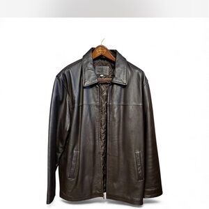 Men’s Black Leather Jacket - EUC